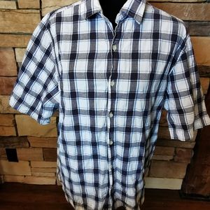 TIMBERLAND Men's plaid Navy and white short sleeved shirt. Size large